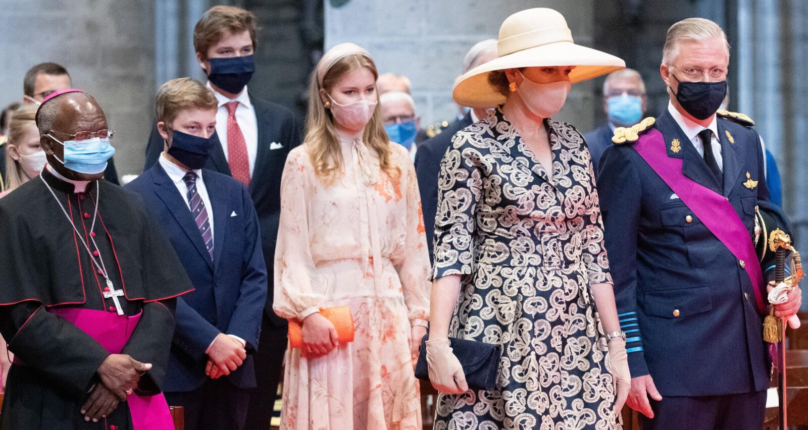 El Rey y la Reina de Bélgica asisten al Te Deum del Día Nacional 2020 2 - Los reyes de Bélgica en el Día Nacional 2020