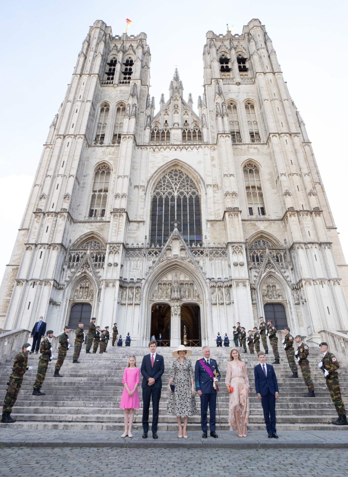 El Rey y la Reina de Bélgica asisten al Te Deum del Día Nacional 2020 6 scaled - Los reyes de Bélgica en el Día Nacional 2020