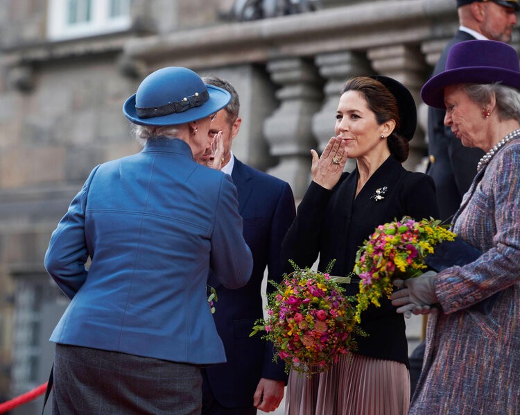 El principe heredero y la princesa heredera de Dinamarca asisten a la inauguracion de Folketing 2020 5 - La Reina de Dinamarca asiste a la inauguración de Folketing 2020
