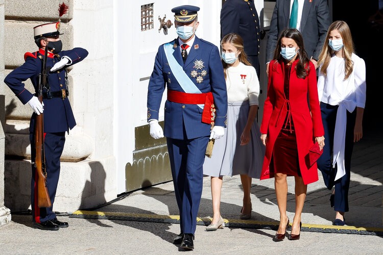 La Familia Real asiste al desfile militar del 12 de Octubre