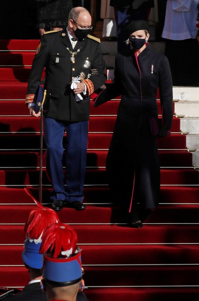 El principe y la princesa de Monaco asisten a las celebraciones del Dia Nacional de 2020 7 678x1024 - Los príncipes de Mónaco asisten a las celebraciones del Día Nacional de 2020