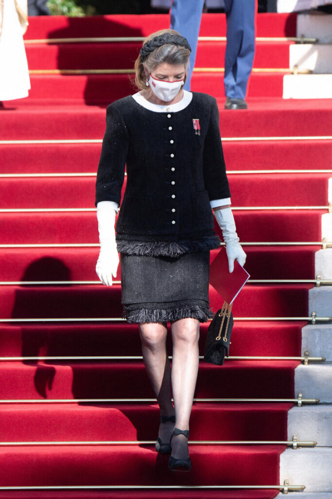 La princesa Carolina asiste a las celebraciones del Dia Nacional de 2020 5 683x1024 - Los príncipes de Mónaco asisten a las celebraciones del Día Nacional de 2020