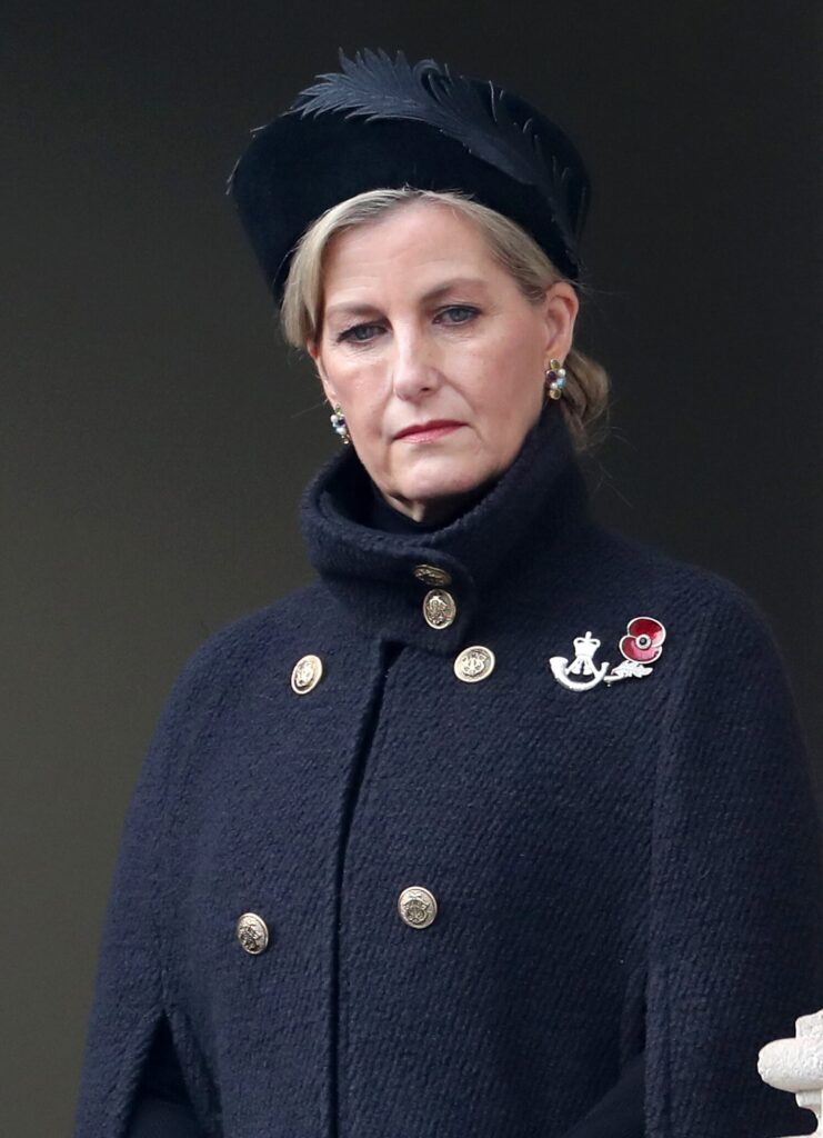 sophie01 741x1024 - La reina Isabel II y la familia real asisten al Servicio Nacional de Recuerdo 2020