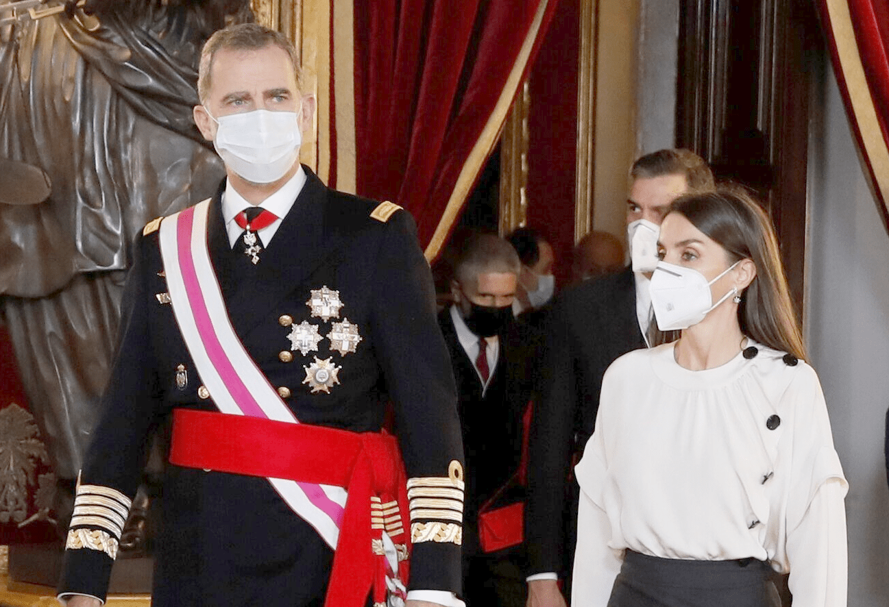 Los reyes de España asisten a la ceremonia del Desfile Militar de Año Nuevo 2021