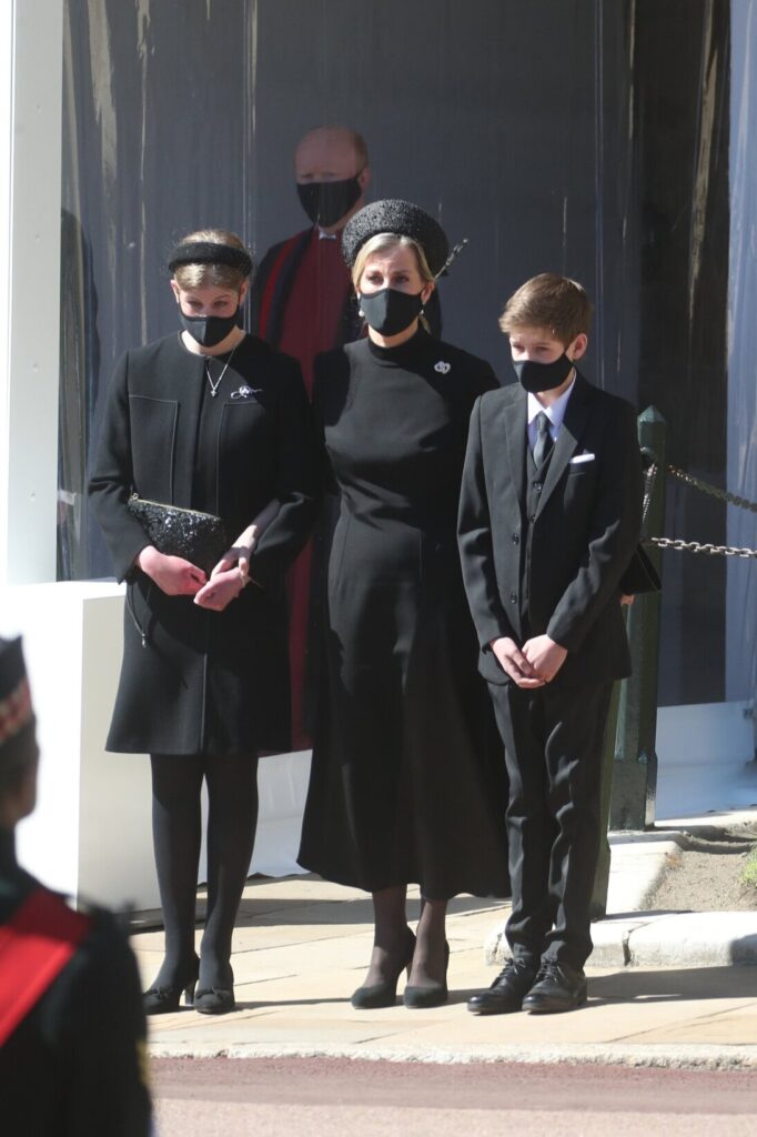 La condesa de Wessex asiste al funeral del principe Felipe 682x1024 - El funeral del príncipe Felipe de Edimburgo