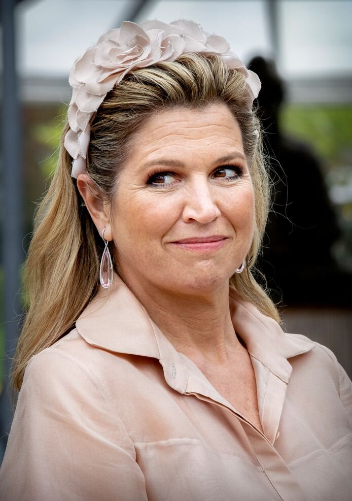 Queen Maxima attended the celebration of new and existing agreements for structural music education at primary schools in South Holland and Zeeland in the Keukenhof in Lisse. In response to the Meer Muziek in de Klas ’50 Days of Music’ campaign, the provinces presented new initiatives and music agreements to include more music education in the primary school curriculum.