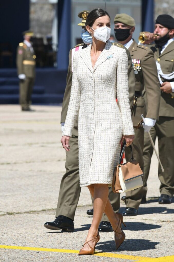 07-05-2021 Queen Letizia during the National Ensign, in the form of the Standard, to the Spanish Army Aviation Academy (ACAVIET) at the Coronel Mate base in Colmenar Viejo.  No Spain  © PPE/Thorton07-05-2021 Queen Letizia during the National Ensign, in the form of the Standard, to the Spanish Army Aviation Academy (ACAVIET) at the Coronel Mate base in Colmenar Viejo.  No Spain  © PPE/Thorton
