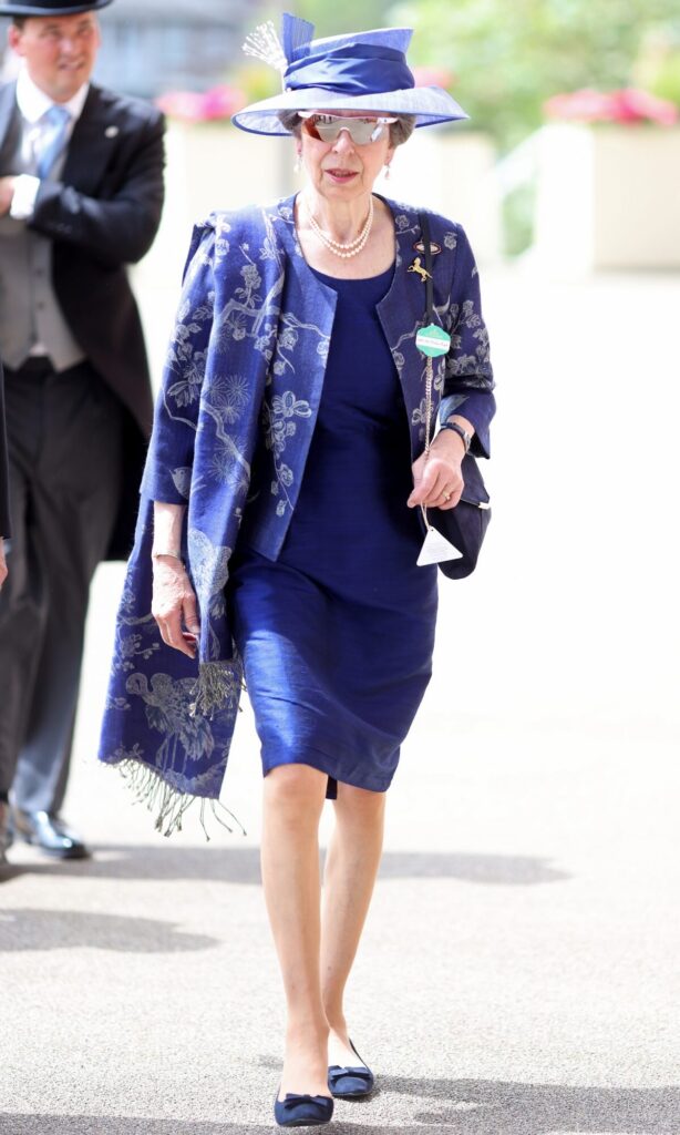 La Princesa Ana de inglaterra asiste al Royal Ascot 2021 Dia 1 614x1024 - Primer día de Carreras en Royal Ascot 2021