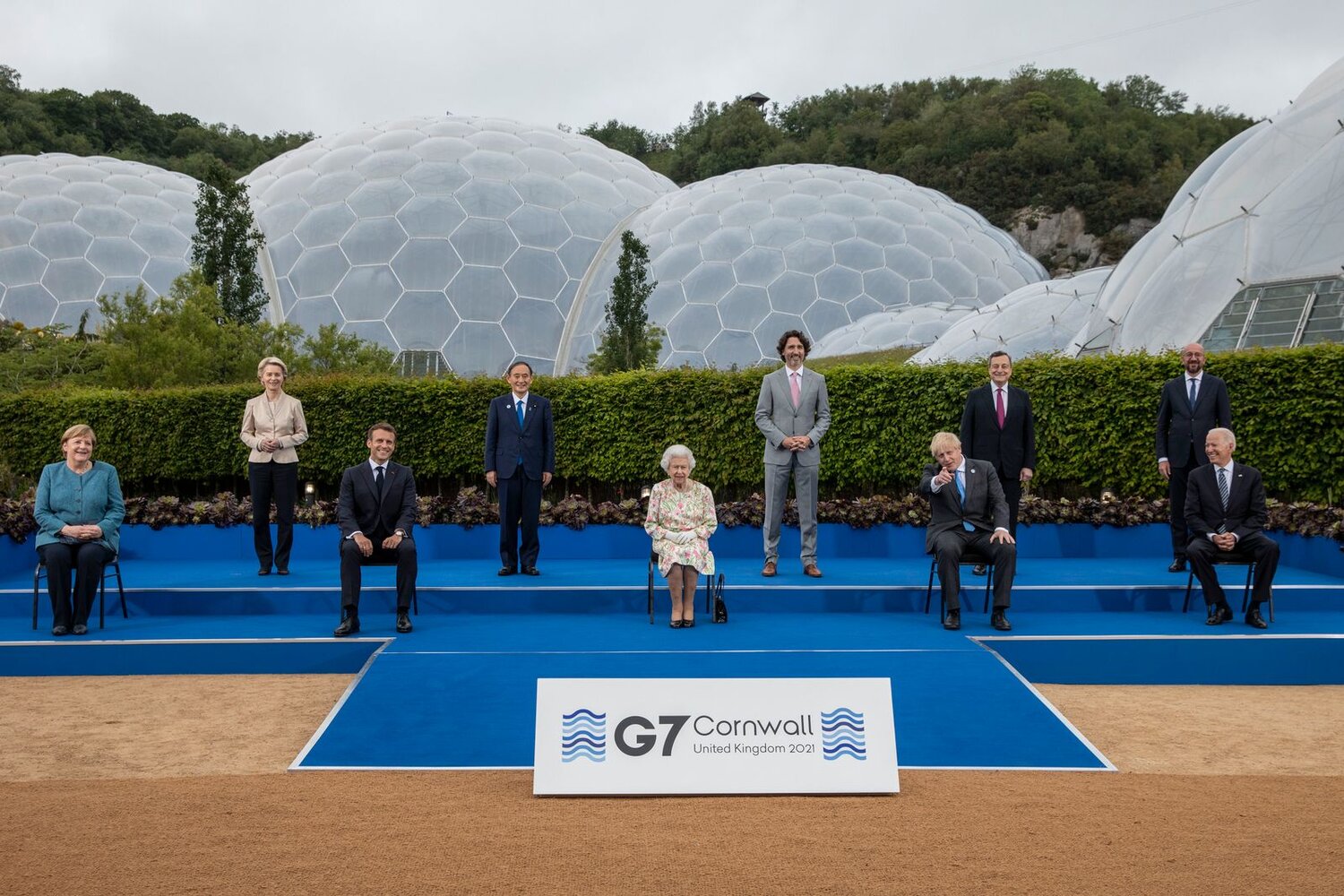 La reina Isabel II asiste a la recepción de la Cumbre del G7