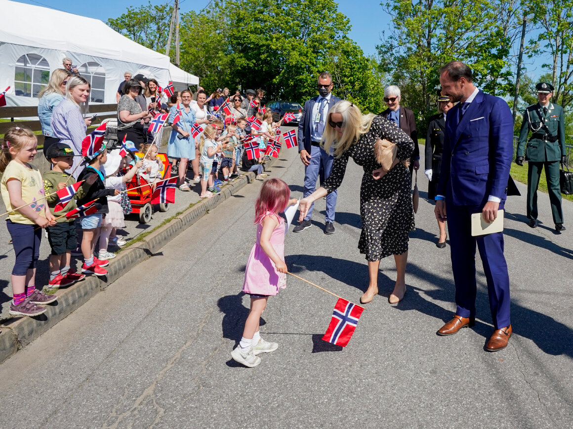 Los Príncipes Herederos de Noruega conmemoran el 250 aniversario del nacimiento de Hans Nielsen Hauge