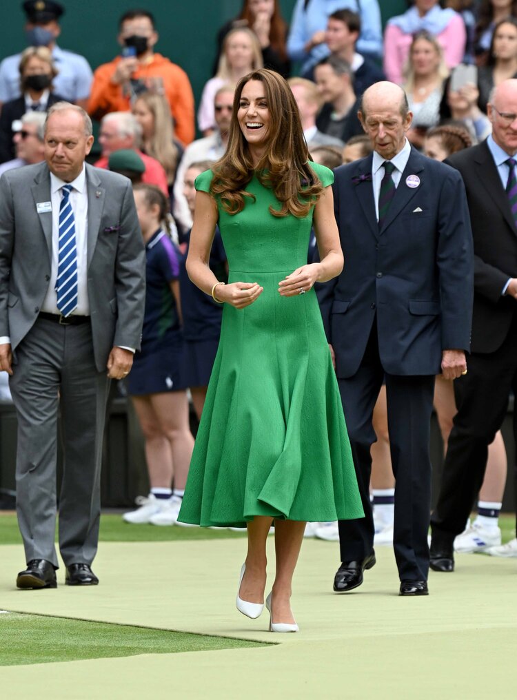 Los duques de Cambridge asisten a la final de singles femeninos de Wimbledon 2021 8 - Los duques de Cambridge asisten a la final femenina de Wimbledon 2021