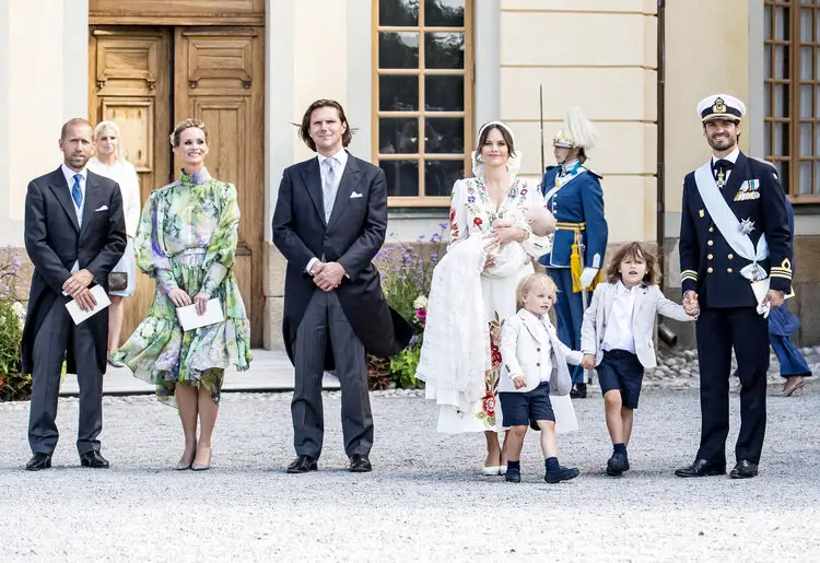 El principe Carl Philip y la princesa Sofia asisten al bautizo del principe Julian de Suecia 0009 - El bautizo del príncipe Julián de Suecia