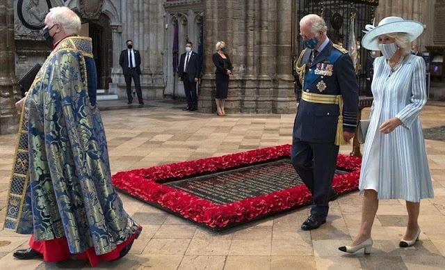 El Principe de Gales y la Duquesa de Cornualles 002 - El Príncipe de Gales y la Duquesa de Cornualles asisten al servicio del 81º aniversario de la Batalla de Gran Bretaña