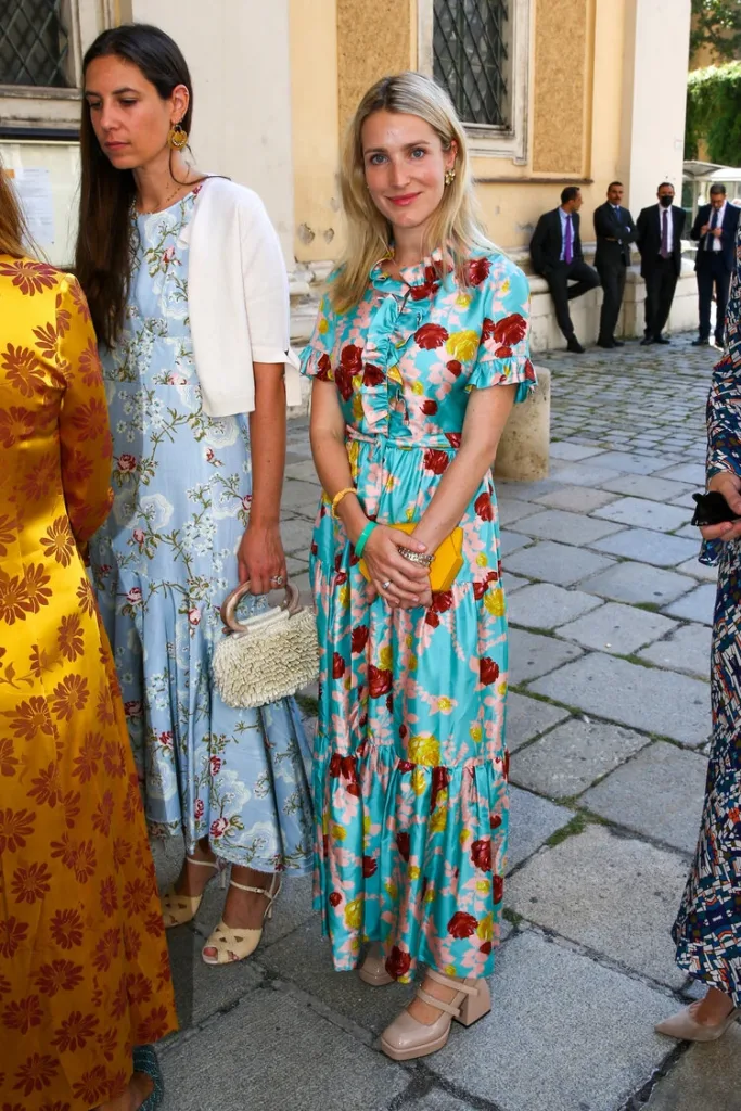 La princesa Ekaterina de Hannover y la princesa Alessandra de Hannover asisten a la boda de la princesa María Anunciata de Lichtenstein y Emanuele Musini en la Schottenkirche el 4 de septiembre de 2021 en Viena, Austria.