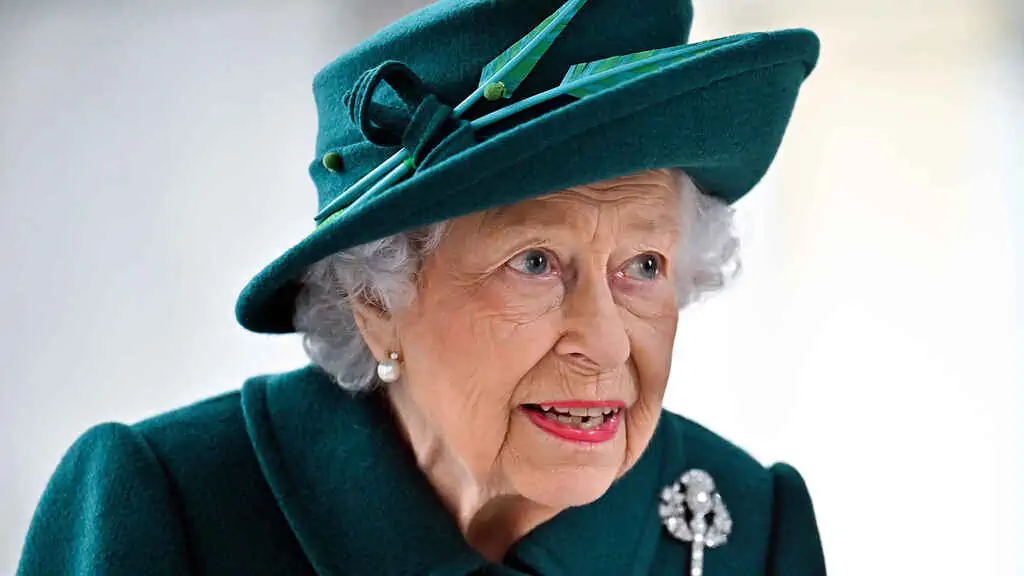 ¿Qué le pasa a la reina Isabel II de Inglaterra?