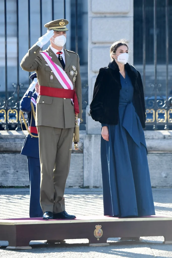Los Reyes de Espana asisten al Desfile Militar de Ano Nuevo 2022 0014 682x1024 - Los Reyes de España asisten al Desfile Militar de Año Nuevo 2022