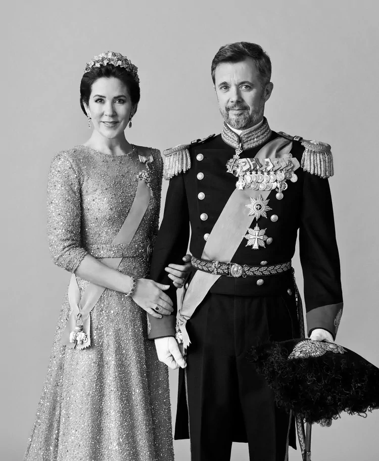 nuevos retratos de la princesa heredera Mary y el principe heredero Frederik 0003 - Mary Donaldson cumple 50 años