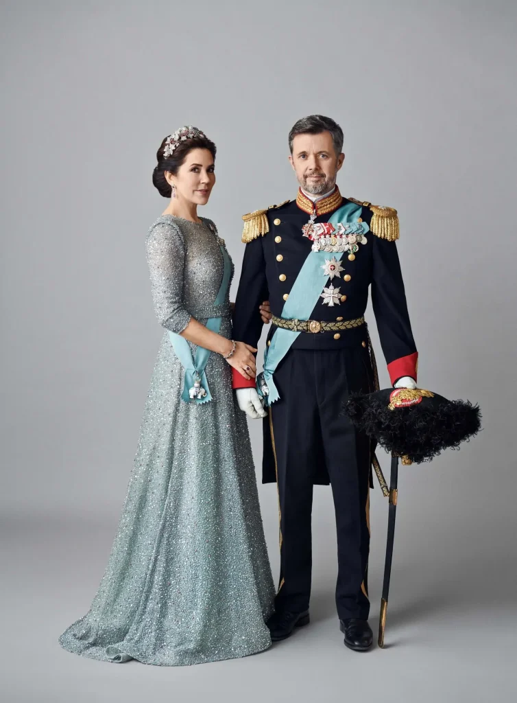 nuevos retratos de la princesa heredera Mary y el principe heredero Frederik 0004 754x1024 - Mary Donaldson cumple 50 años