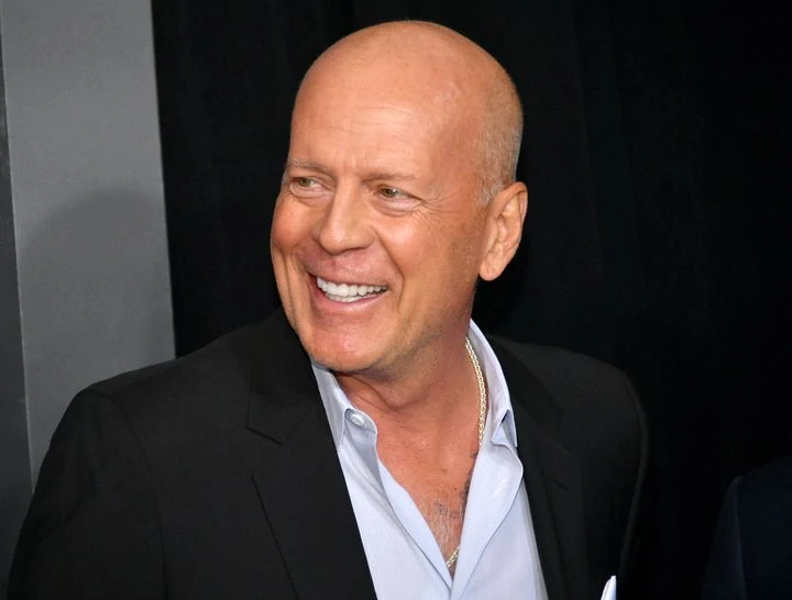 Bruce Willis Feliz y sonriente tras su retirada 003 - Bruce Willis Feliz y sonriente tras su retirada