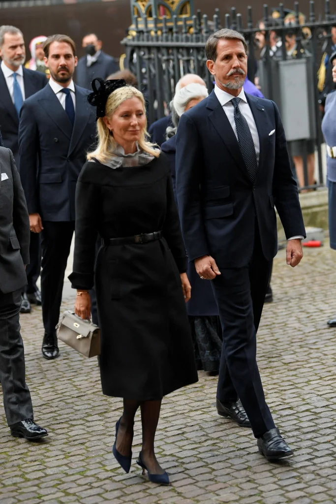 La reina Anne-Marie y el príncipe heredero y la princesa heredera de Grecia asisten al servicio conmemorativo del duque de Edimburgo