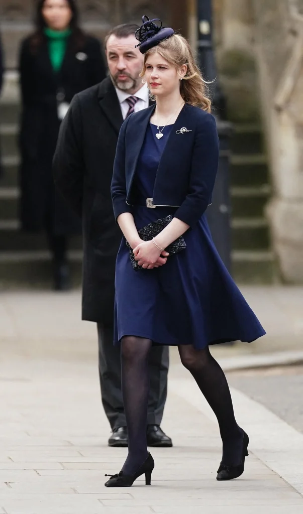 Lady Louise Windsor asiste al servicio conmemorativo del duque de Edimburgo