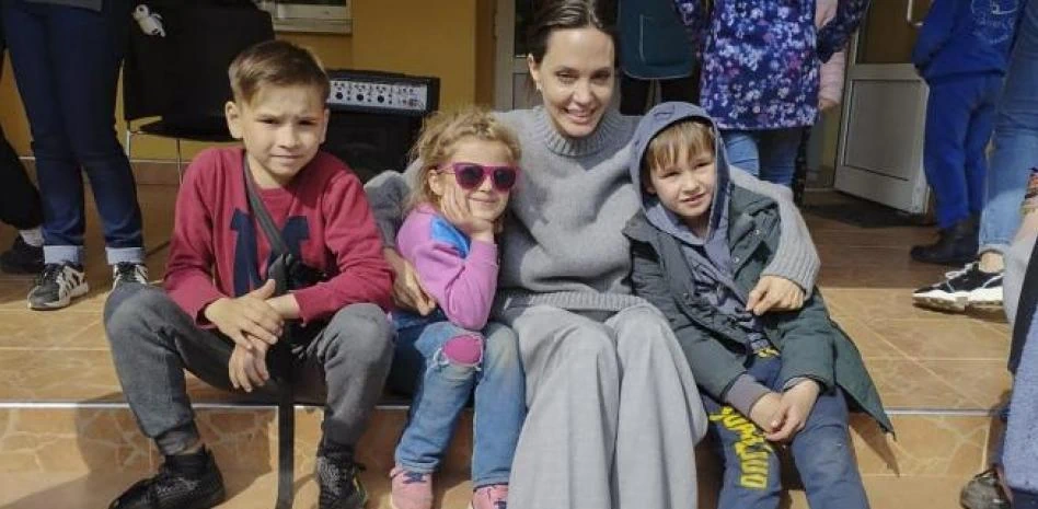 Angelina Jolie evacuada de Ucrania