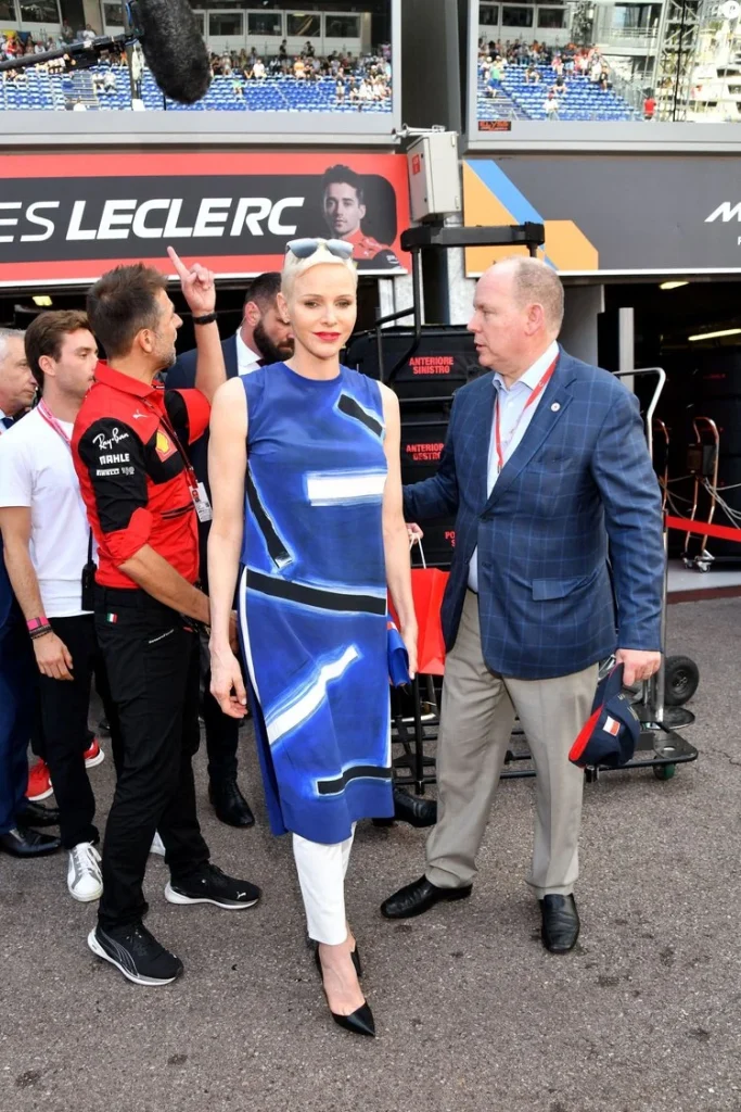 El Principe Alberto y la Princesa Charlene asistieron al Gran Premio de Monaco 2022 014 683x1024 - Charlene y Alberto de Mónaco acallan los rumores de crisis