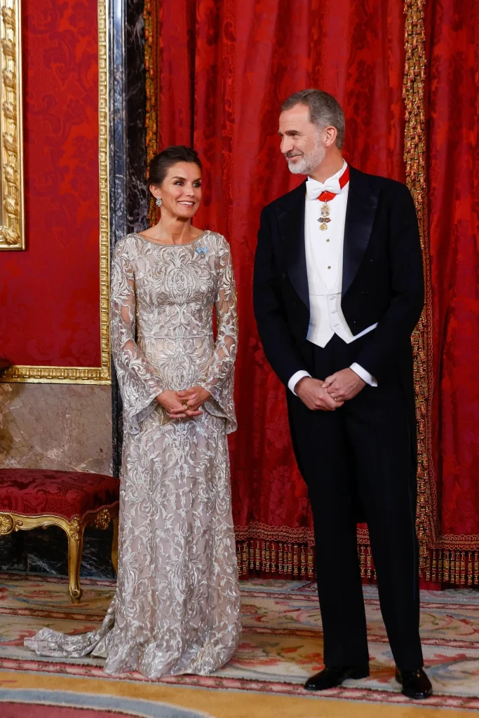 El Rey Felipe VI y la Reina Letizia de España acogen un banquete de Estado en honor del Emir del Estado de Qatar, el Jeque Tamim bin Hamad Al Thani, y la Jequesa Jawaher bint Hamad bin Suhaim Al-Thani, que se encuentran de visita de Estado en España, en El Palacio Real el 17 de mayo de 2022 en Madrid, España.