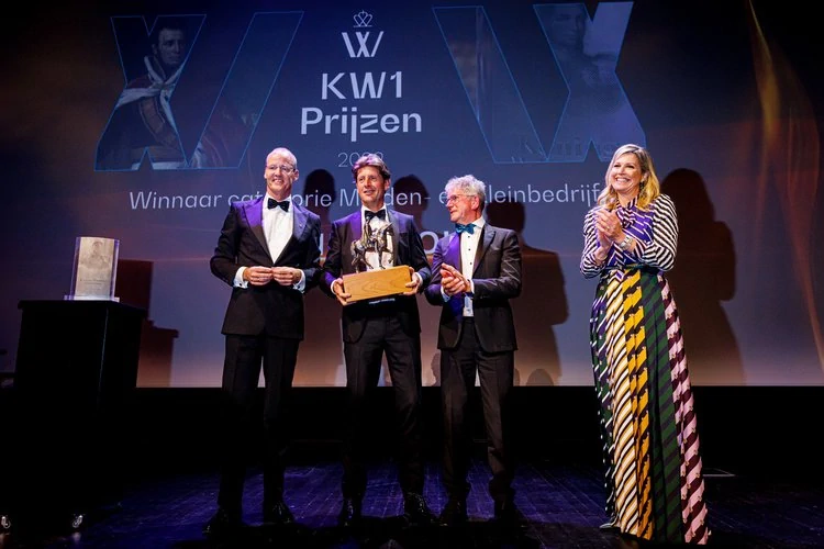 La reina Máxima de los Países Bajos asiste a la ceremonia de entrega del Premio Rey Willem I al emprendimiento el 23 de mayo de 2022 en Groningen, Países Bajos.La reina Máxima es la presidenta de honor de la fundación Rey Guillermo I.
