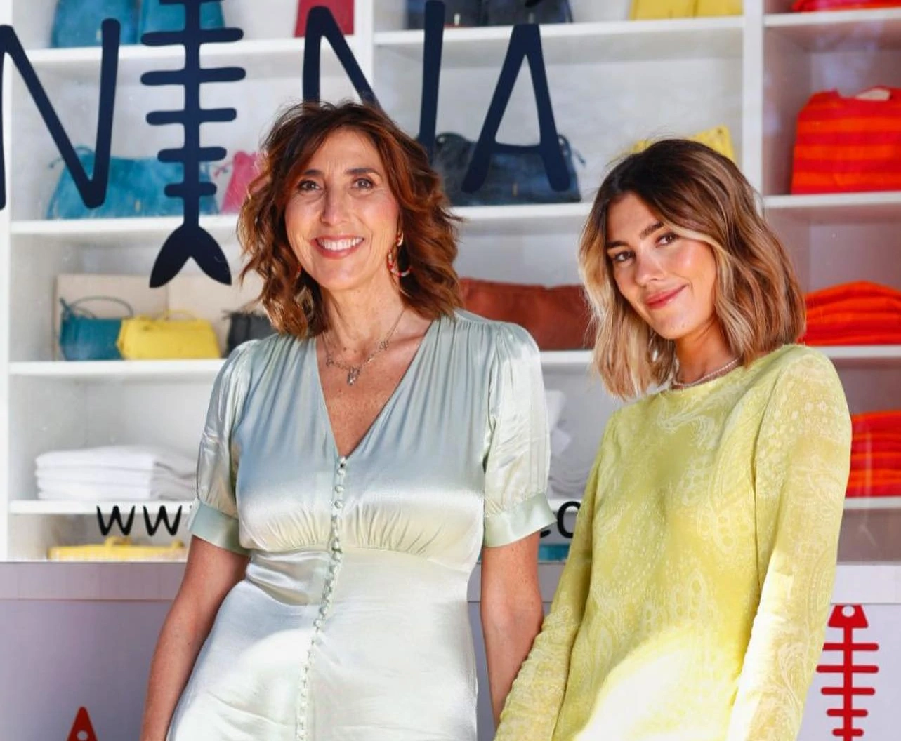 Paz Padilla y Anna Ferrer inauguran su tienda ambulante