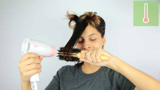Seca tu flequillo con el cepillo redondo si corresponde - Cómo secar el cabello con un cepillo redondo