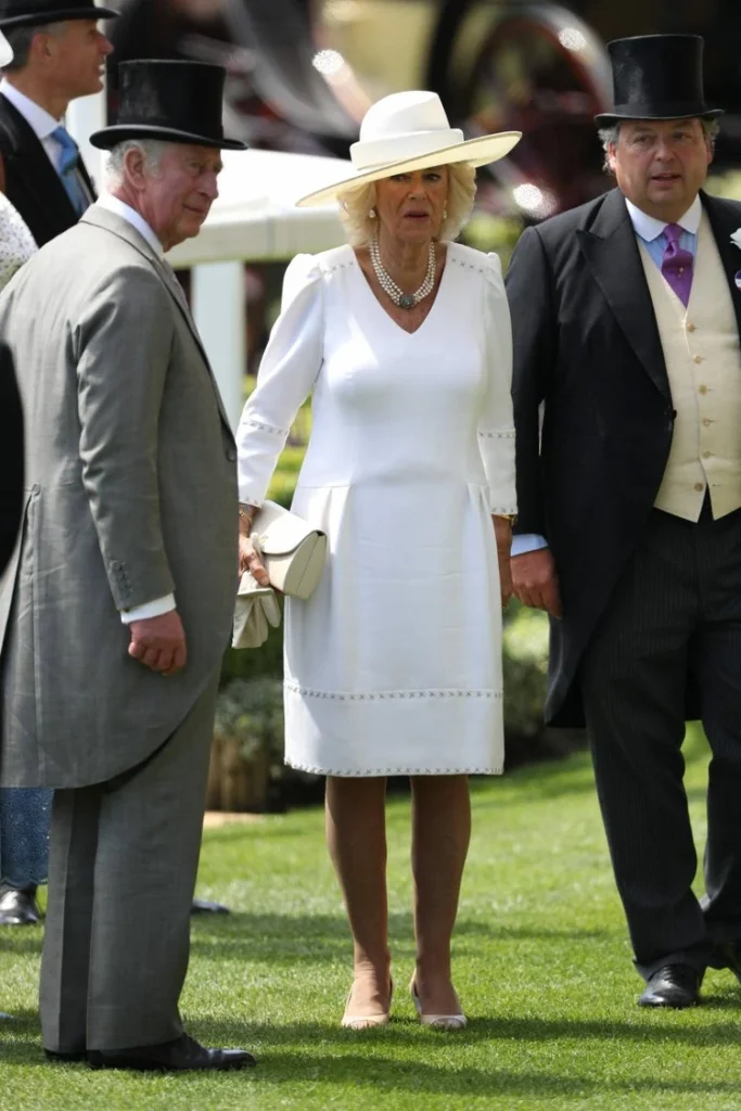 El Príncipe de Gales y la Duquesa de Cornualles asisten al Día 2 de Royal Ascot 2022