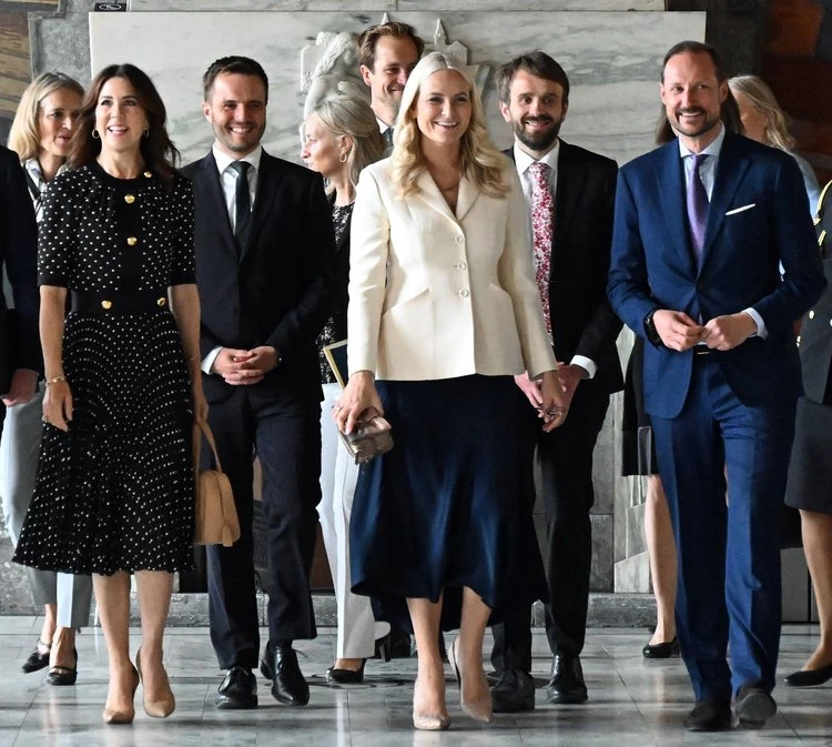 Posteriormente, la princesa heredera María de Dinamarca asistió al evento “El sólido sistema de salud del futuro en Noruega y Dinamarca” en la Ciudad de las Ciencias de Oslo.