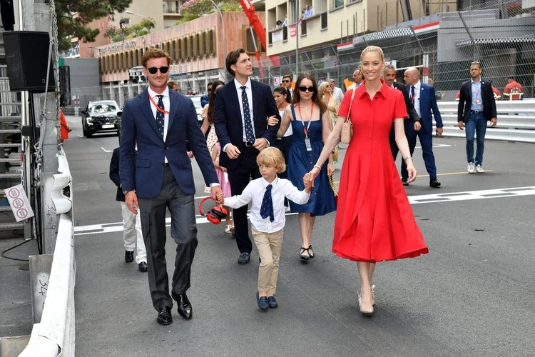 Pierre Casiraghi y Beatrice Borromeo asisten al Gran Premio de F1 de Monaco en el Circuito de Monaco - Los Grimaldi ensombrecen a Charlene