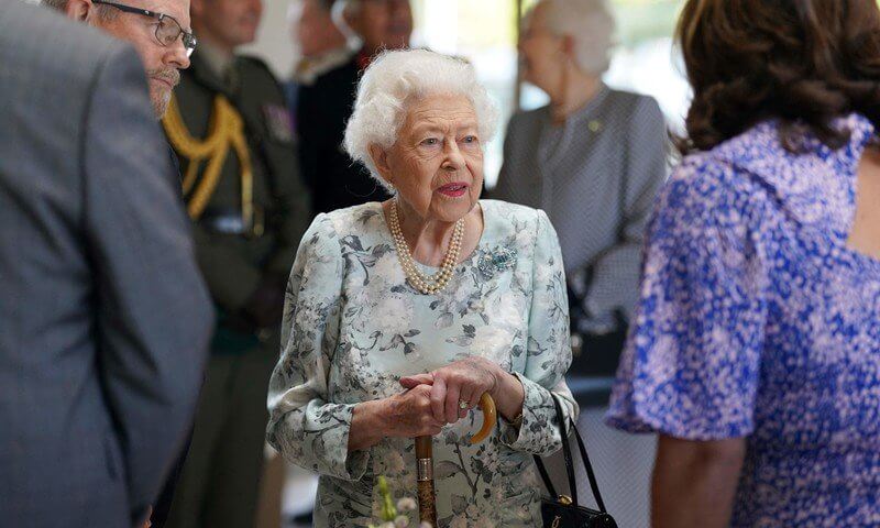 El 15 de julio de 2022, la reina Isabel II, acompañada de su única hija, la princesa Ana, visitó Maidenhead para inaugurar oficialmente el nuevo edificio de Thames Hospice. La Reina y la Princesa Ana recorrieron el nuevo edificio y se reunieron con el personal y los voluntarios. Maidenhead es una ciudad comercial en el distrito real de Windsor y Maidenhead en el condado de Berkshire.