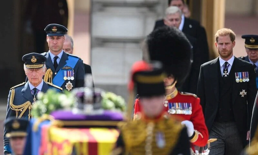 El ataud de la reina Isabel II llego al Palacio de Westminster 016 - El ataúd de la reina Isabel II llegó al Palacio de Westminster