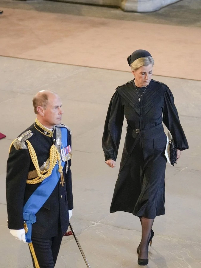 El conde y la condesa de Wessex asisten al funeral de la reina Isabel II 002 - El funeral de la reina Isabel II