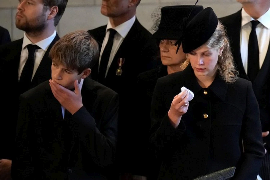 Lady Louise Windsor asiste al funeral de la reina Isabel II