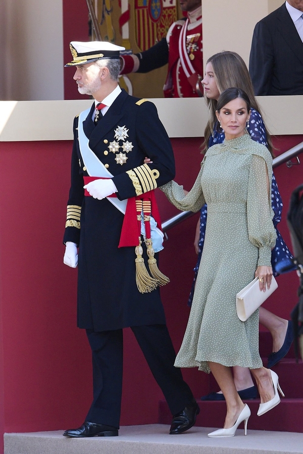 La Familia Real de Espana Asiste al Desfile Militar del Dia Nacional 2022 01 - La Familia Real de España Asiste al Desfile Militar del Día Nacional 2022
