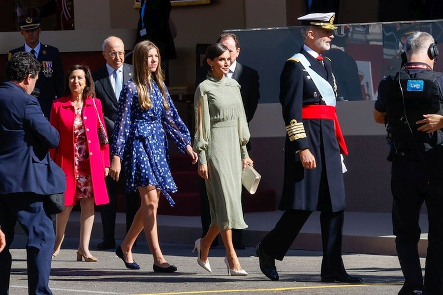 La Familia Real de Espana Asiste al Desfile Militar del Dia Nacional 2022 02 - La Familia Real de España Asiste al Desfile Militar del Día Nacional 2022