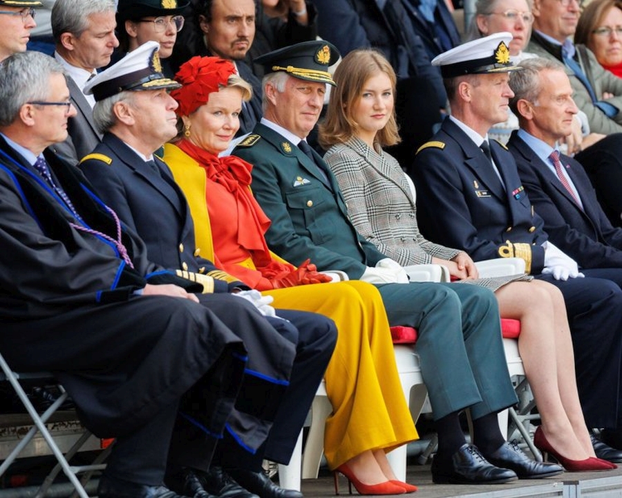 Los reyes de los Belgas 2 - Los miembros de la realeza belga asistieron al desfile de los Blue Berets de la RMA