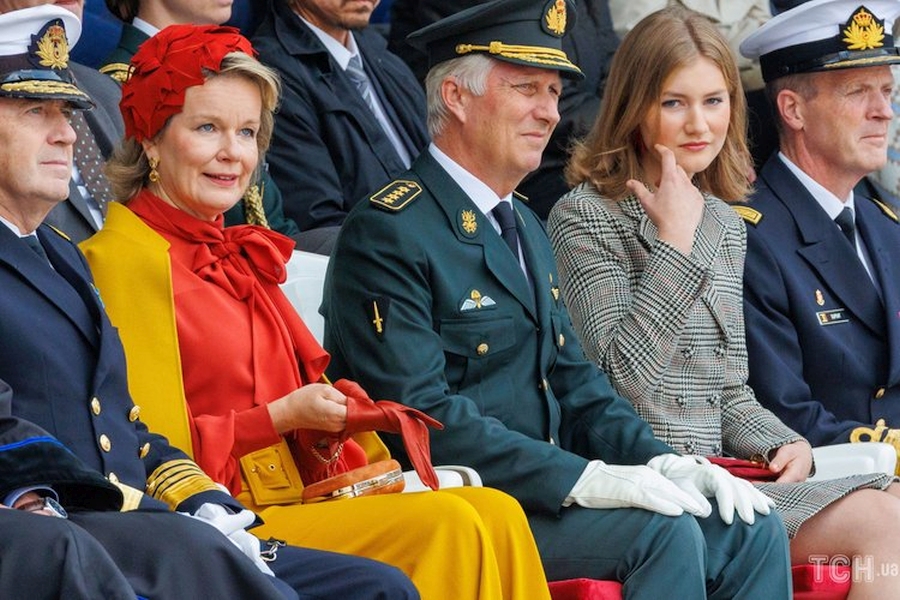 Los miembros de la realeza belga asistieron al desfile de los Blue Berets de la RMA