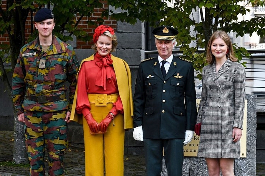 Los reyes de los Belgas 6 - Los miembros de la realeza belga asistieron al desfile de los Blue Berets de la RMA