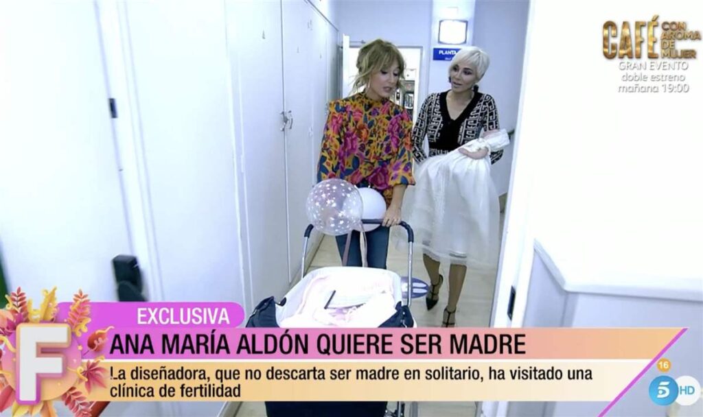 Ana Maria Aldon con un bebe de juguete intentando crear contenido para seguir saliendo en la television 1024x608 - El nuevo circo de Ana María Aldón