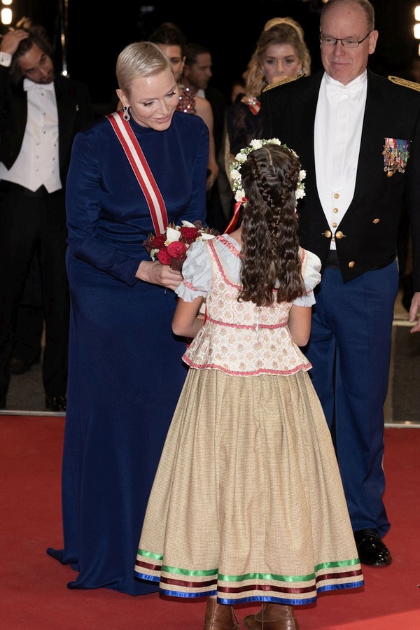 El Principe Alberto II de Monaco y la Princesa Charlene de Monaco asisten a la Gala del Dia Nacional de Monaco 3 - La Gala del Día Nacional de Mónaco 2022