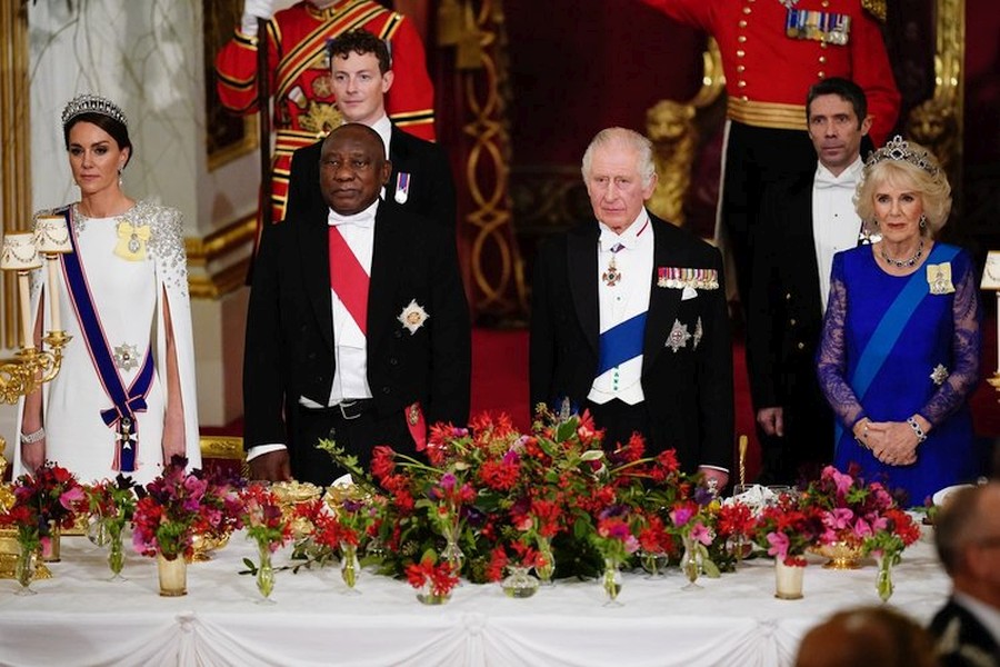 El rey y la reina del Reino Unido organizan el banquete de estado en honor al presidente de Sudafrica 7 - Los reyes del Reino Unido organizan el banquete de estado en honor al presidente de Sudáfrica
