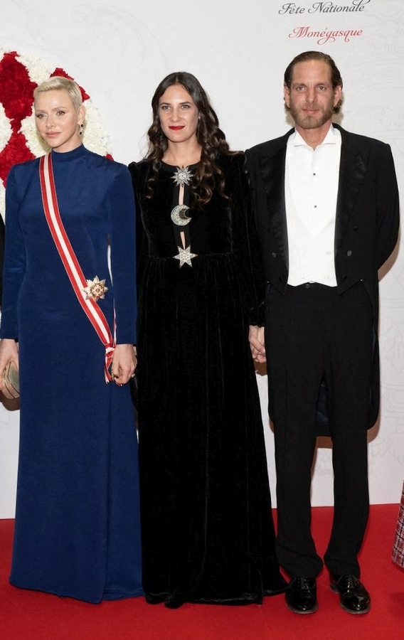 Andrea Casiraghi y Tatiana Santo Domingo asisten a la Gala del Día Nacional de Mónaco en el Foro Grimaldi el 19 de noviembre de 2022 en Mónaco, Mónaco.