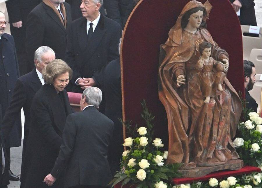 La casa real de Belgica y Espana funeral del Papa emerito Benedicto XVI 6 - Los reyes de Bélgica y la reina Sofía asisten al funeral  del Papa emérito Benedicto XVI