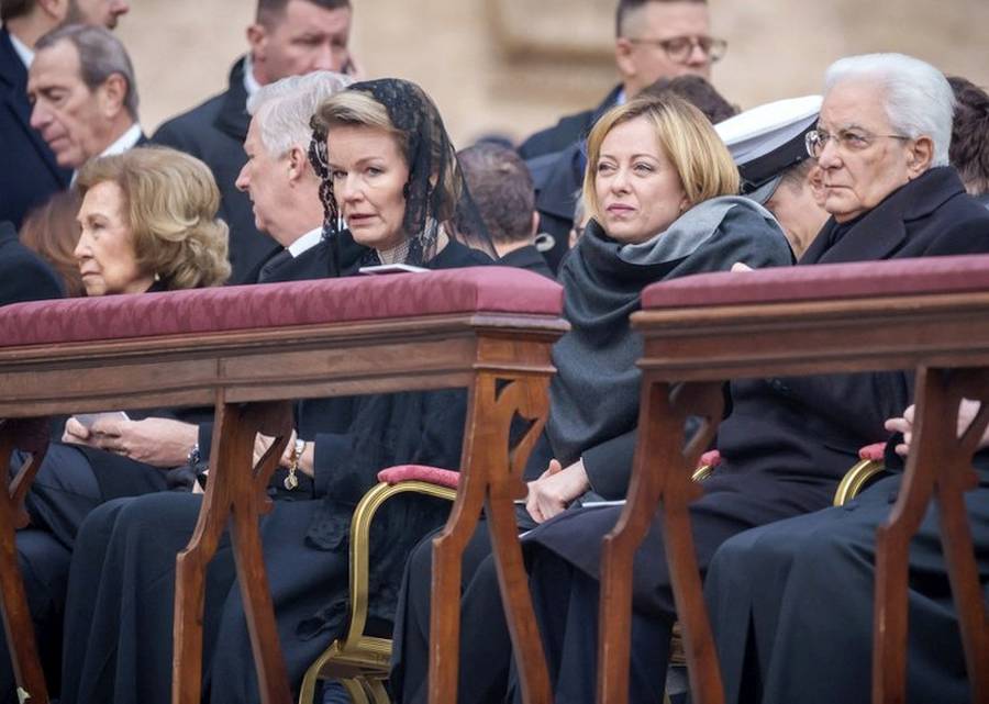 funeral del Papa emerito Benedicto XVI 5 - Los reyes de Bélgica y la reina Sofía asisten al funeral  del Papa emérito Benedicto XVI