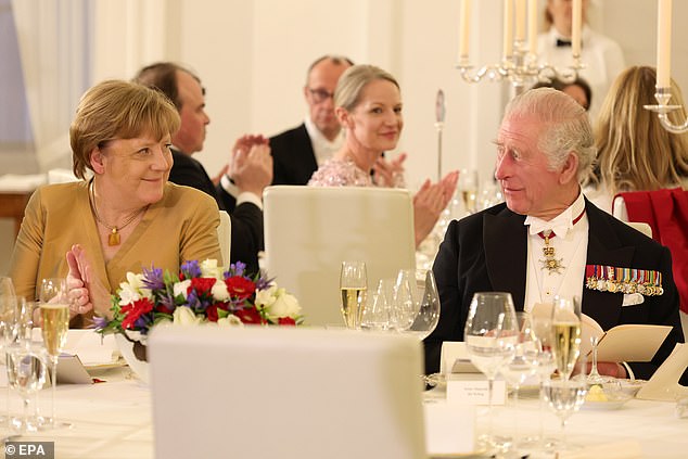 reyes de inglaterra visita a alemania05 - El Rey y la Reina del Reino Unido asisten al Banquete de Estado en Berlín